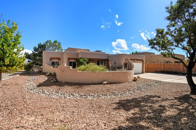 612 SONORA Road NE, Rio Rancho, NM 87144