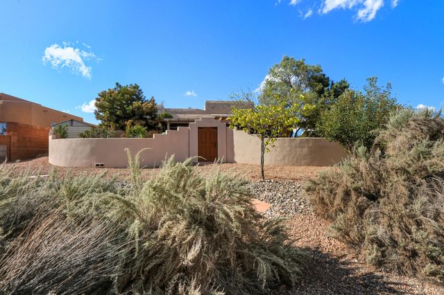 612 SONORA Road NE, Rio Rancho, NM 87144