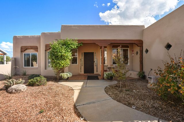 612 SONORA Road NE, Rio Rancho, NM 87144