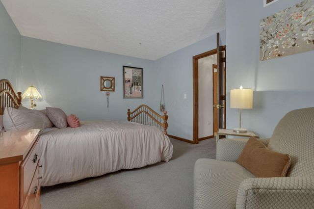 3267 Tumwater Valley Drive, Pickerington, OH 43147