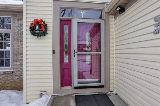 3267 Tumwater Valley Drive, Pickerington, OH 43147