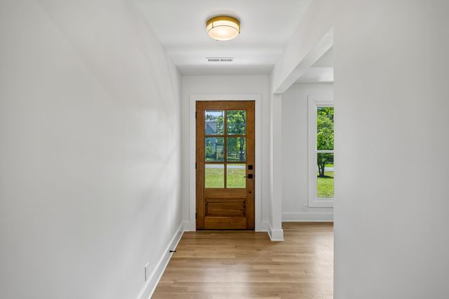 1505 Lipscomb Dr, Brentwood, TN 37027
