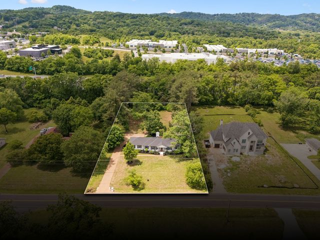 1505 Lipscomb Dr, Brentwood, TN 37027