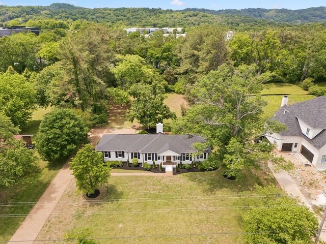 1505 Lipscomb Dr, Brentwood, TN 37027