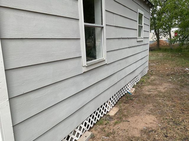 1004 Harlem Street, El Campo, TX 77437