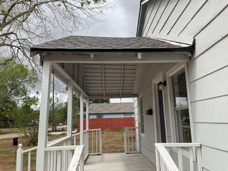 1004 Harlem Street, El Campo, TX 77437