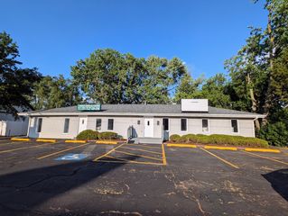 1S085 Summit Avenue, Villa Park, IL 60181