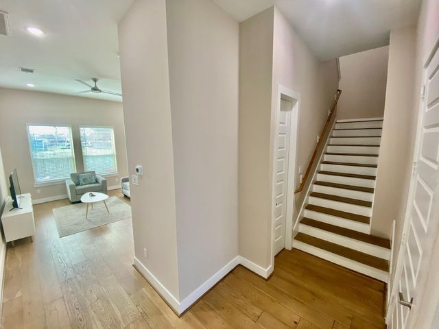 303 Queen Sude Lane, Houston, TX 77091