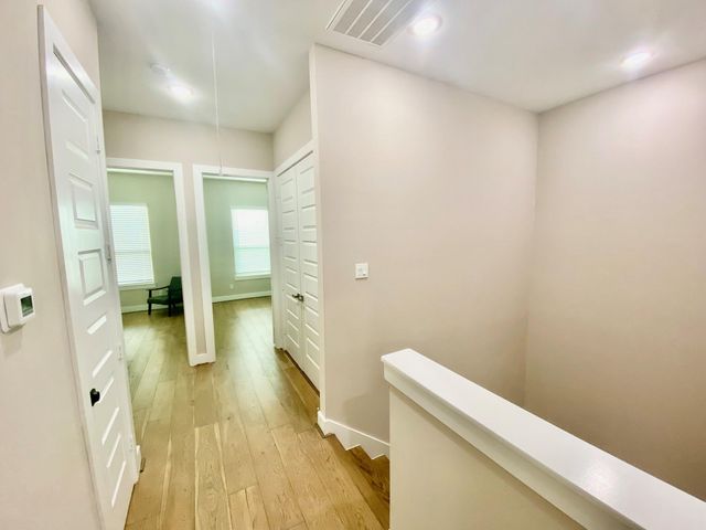 303 Queen Sude Lane, Houston, TX 77091