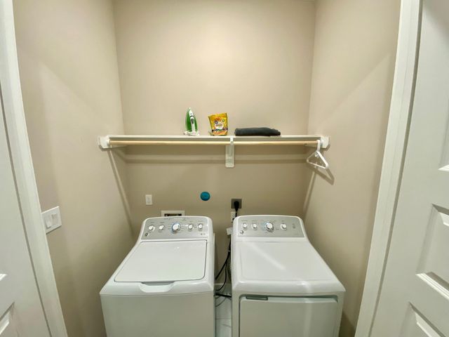 303 Queen Sude Lane, Houston, TX 77091