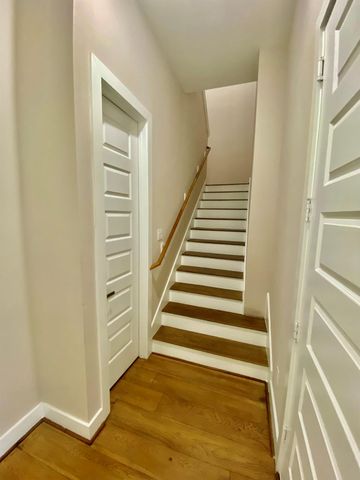 303 Queen Sude Lane, Houston, TX 77091