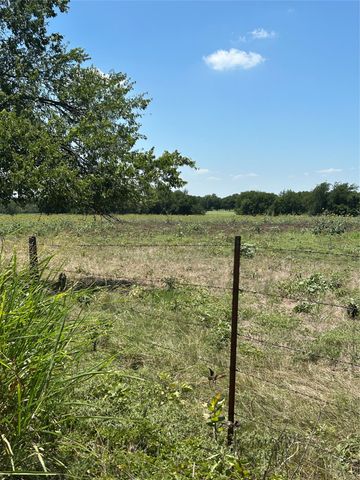 1170 Airport Road, Tioga, TX 76271