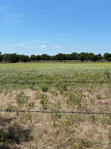 1170 Airport Road, Tioga, TX 76271