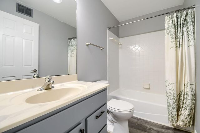9664 Wynstone Drive, Woodbury, MN 55125