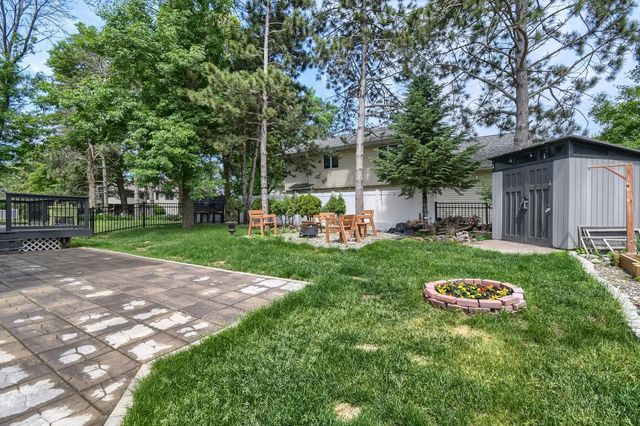 9664 Wynstone Drive, Woodbury, MN 55125