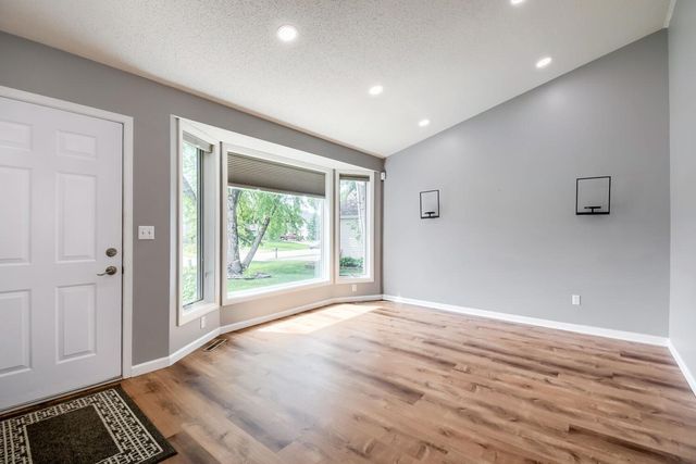 9664 Wynstone Drive, Woodbury, MN 55125