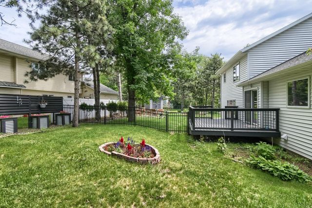 9664 Wynstone Drive, Woodbury, MN 55125