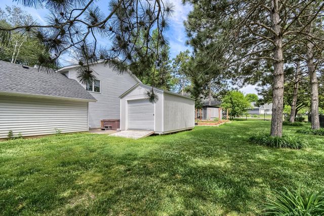 9664 Wynstone Drive, Woodbury, MN 55125