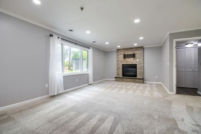 9664 Wynstone Drive, Woodbury, MN 55125