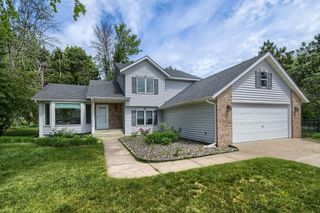 9664 Wynstone Drive, Woodbury, MN 55125