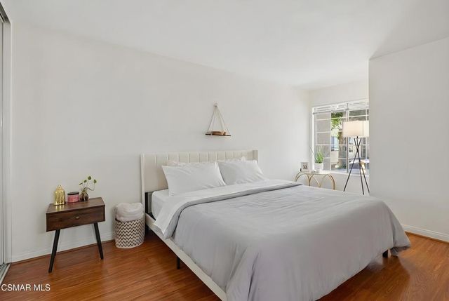 5530 Owensmouth Avenue 114, Woodland Hills, CA 91367