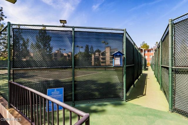 5530 Owensmouth Avenue 114, Woodland Hills, CA 91367