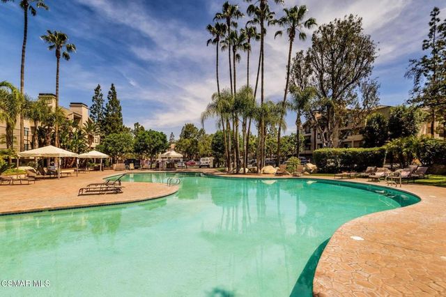 5530 Owensmouth Avenue 114, Woodland Hills, CA 91367