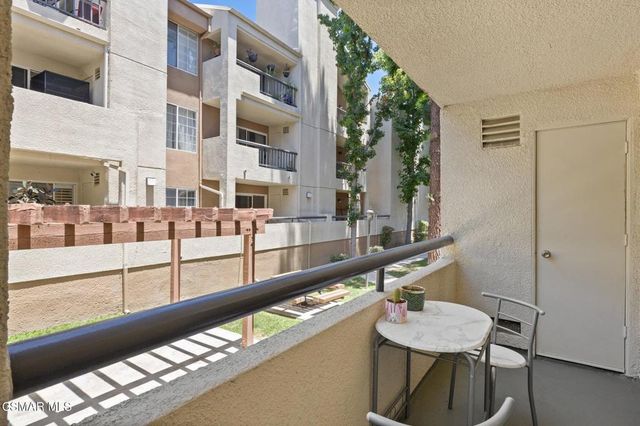 5530 Owensmouth Avenue 114, Woodland Hills, CA 91367