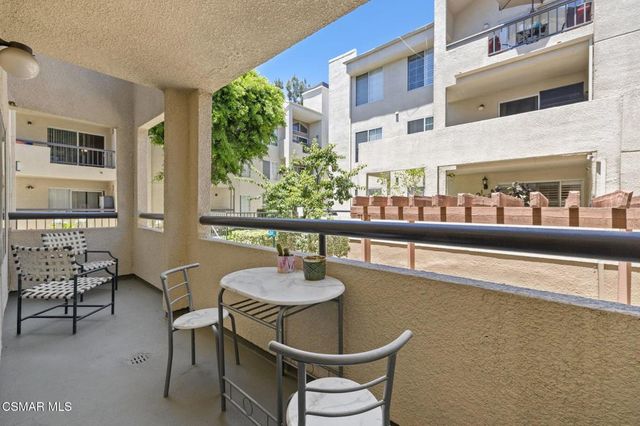 5530 Owensmouth Avenue 114, Woodland Hills, CA 91367