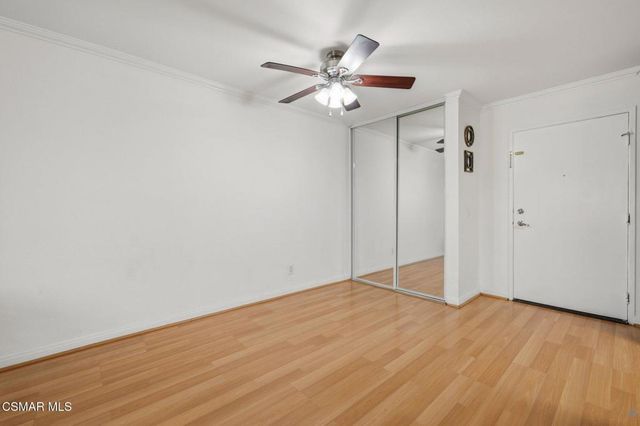 5530 Owensmouth Avenue 114, Woodland Hills, CA 91367