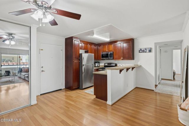 5530 Owensmouth Avenue 114, Woodland Hills, CA 91367