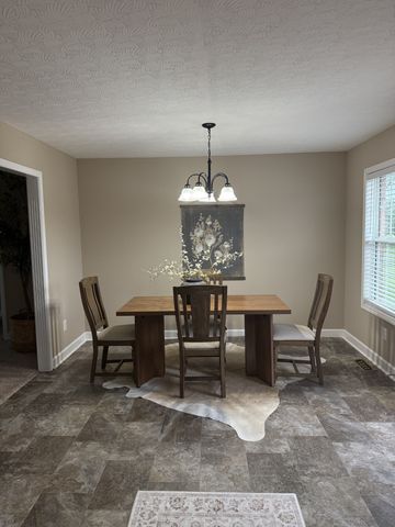 597 Long Creek Rd, Lafayette, TN 37083