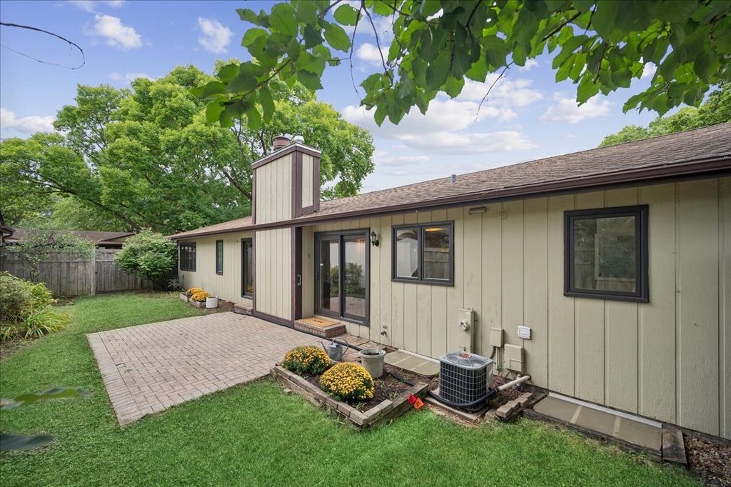 1464 Estate Lane, Glenview, IL 60025 — photo 2