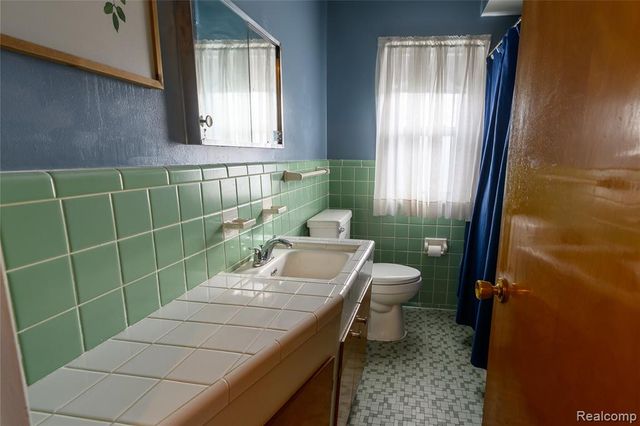 23776 Vassar Avenue, Hazel Park, MI 48030