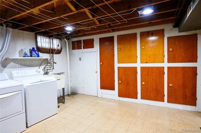 23776 Vassar Avenue, Hazel Park, MI 48030