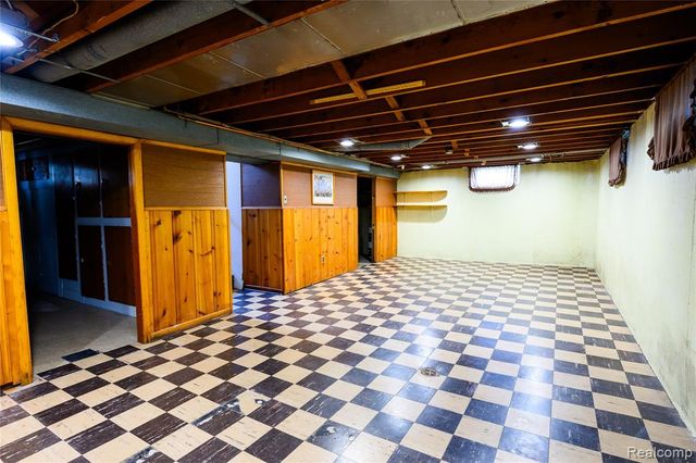 23776 Vassar Avenue, Hazel Park, MI 48030