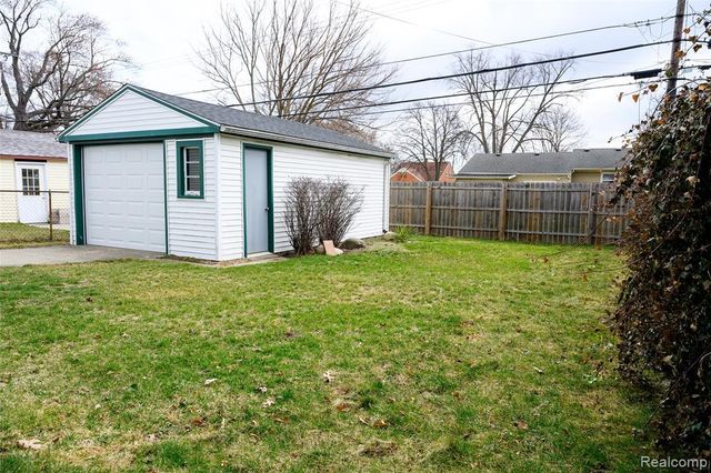 23776 Vassar Avenue, Hazel Park, MI 48030