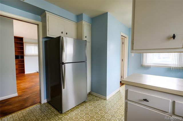 23776 Vassar Avenue, Hazel Park, MI 48030