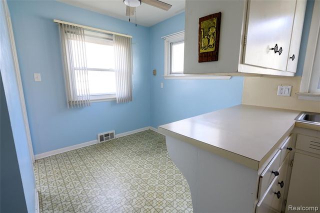 23776 Vassar Avenue, Hazel Park, MI 48030