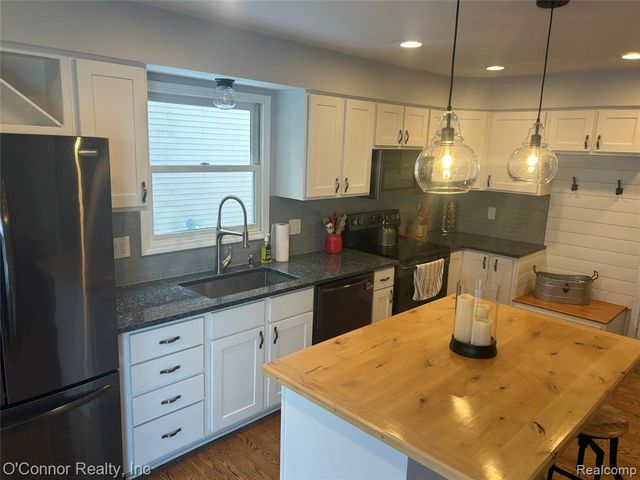 1337 Carolina Avenue, Marysville, MI 48040