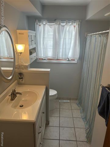 1337 Carolina Avenue, Marysville, MI 48040