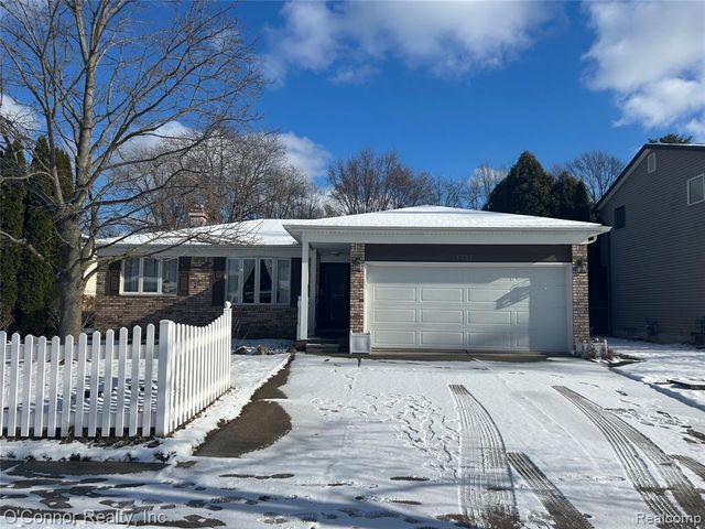 1337 Carolina Avenue, Marysville, MI 48040