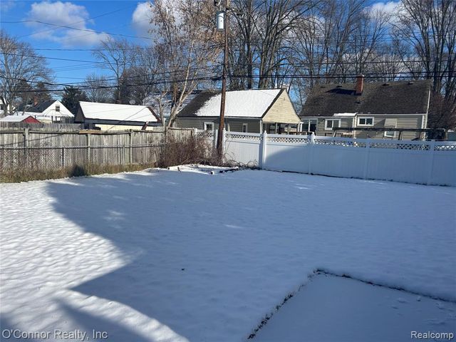 1337 Carolina Avenue, Marysville, MI 48040