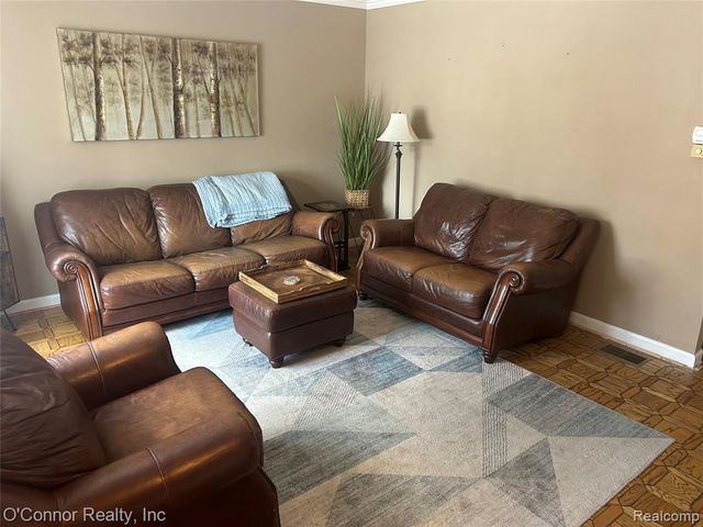 1337 Carolina Avenue, Marysville, MI 48040