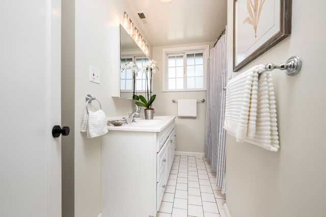 910 Folkstone Avenue, San Mateo, CA 94402