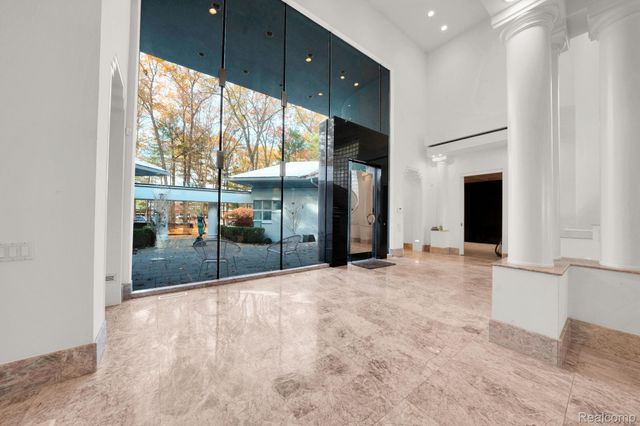 1744 Heron Ridge Drive, Bloomfield Hills, MI 48302