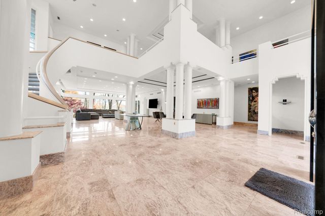 1744 Heron Ridge Drive, Bloomfield Hills, MI 48302