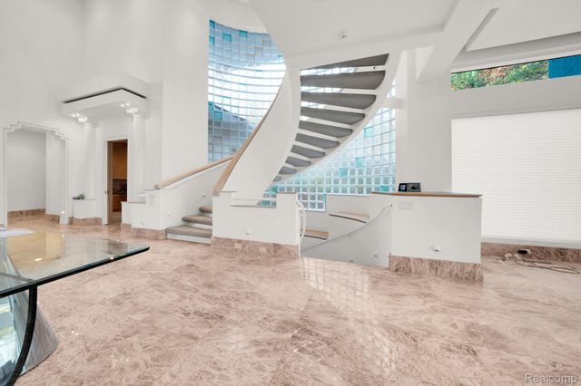 1744 Heron Ridge Drive, Bloomfield Hills, MI 48302