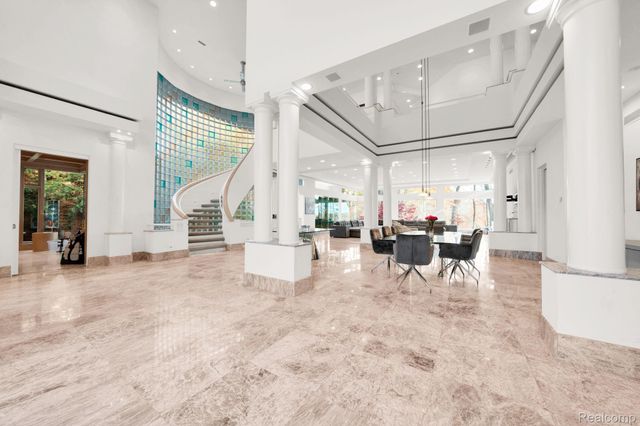 1744 Heron Ridge Drive, Bloomfield Hills, MI 48302