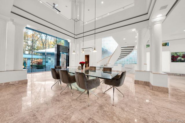 1744 Heron Ridge Drive, Bloomfield Hills, MI 48302